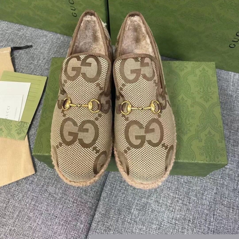 G*u*i casual shoes